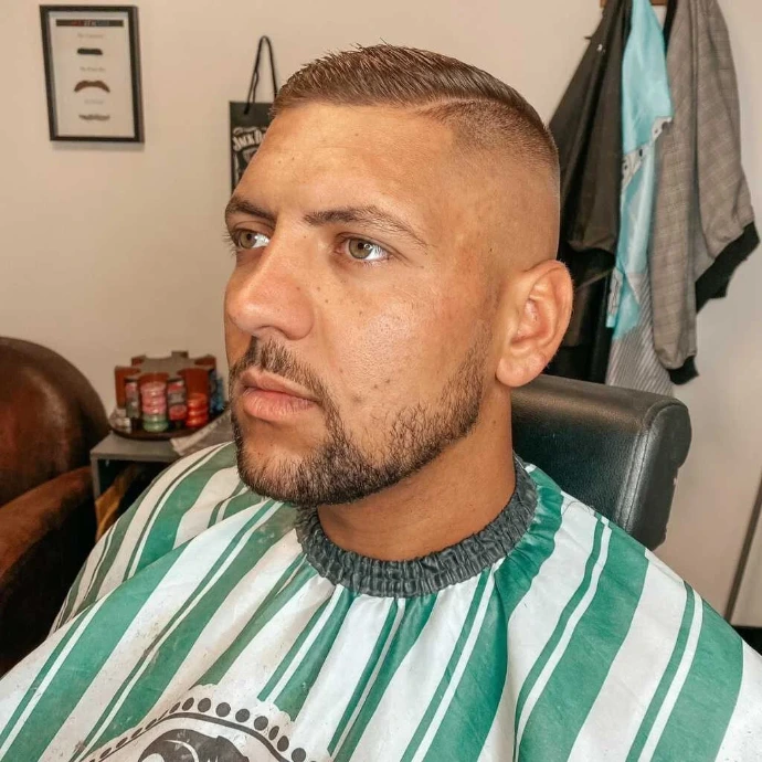 Transformation coupe et barbe pour homme par Mathilde à Yvoir.